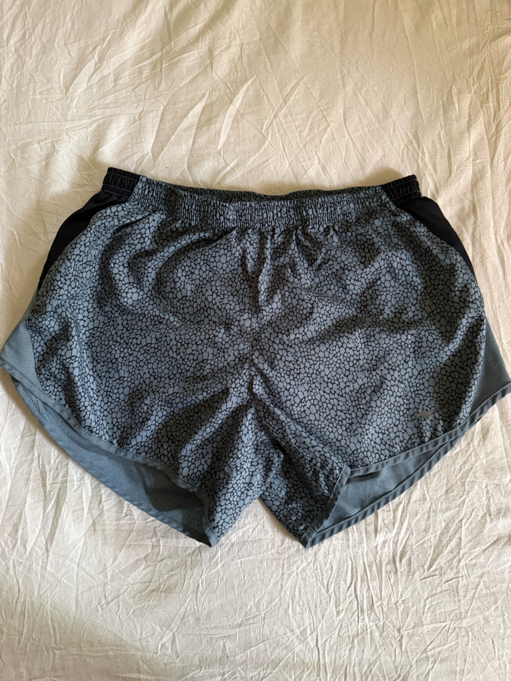 Nike Dri-Fit Women’s Grey Pebble-Print Athletic Shorts